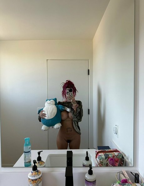 JizzJazz King Wavy actriz sexual imágenes