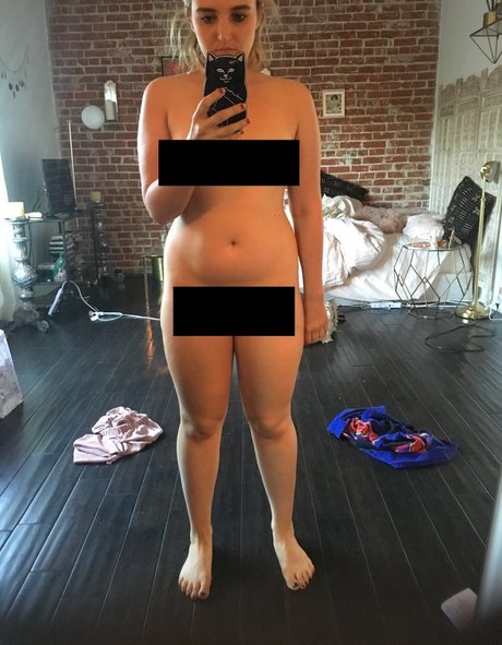 Chloe Fineman modèle porno archive