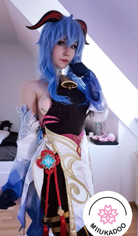 Miukadoo desnudos estrella porno foto