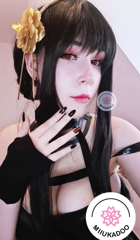 Miukadoo modelo pornografico galerías