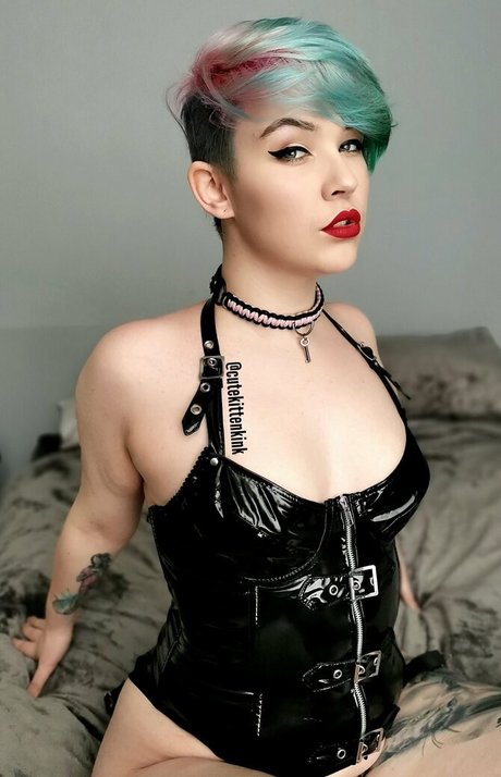 cutekatkinklite modelo exclusivo galerías