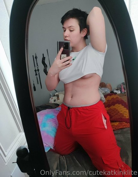 cutekatkinklite modèle parfait des photos