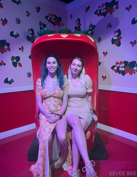 Eevee Bee estrella exclusiva fotos