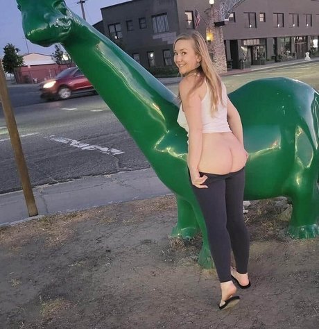 Crystal Sunshine estrella del arte galería