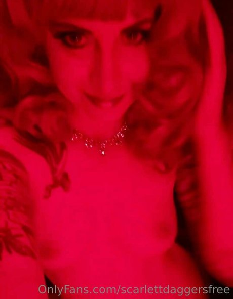 scarlettdaggersfree estrella porno atractiva galerías