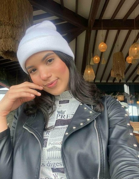 dreamella69 modelo desnudo imágenes