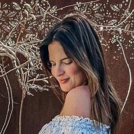Alexandra Felstead model hot img