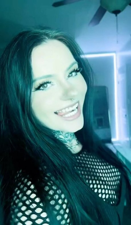 yourfavlittledemon star porn galleries
