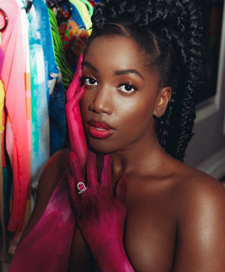 Izza Cantora jolie étoile galerie