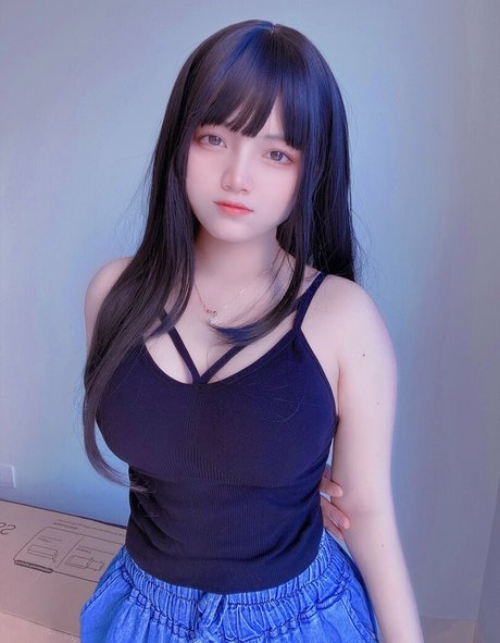 Angel Chan modèle érotique photo