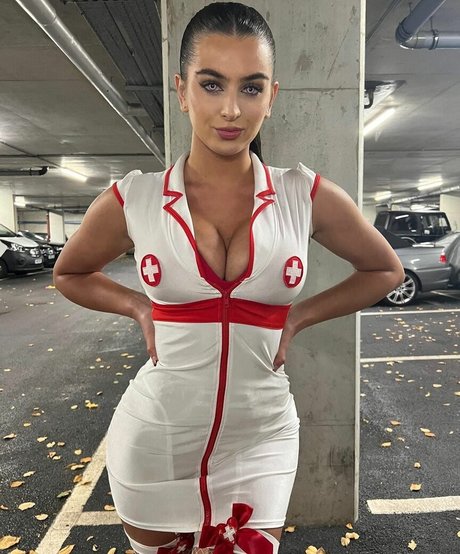 Diana Lapo modèle adulte photo