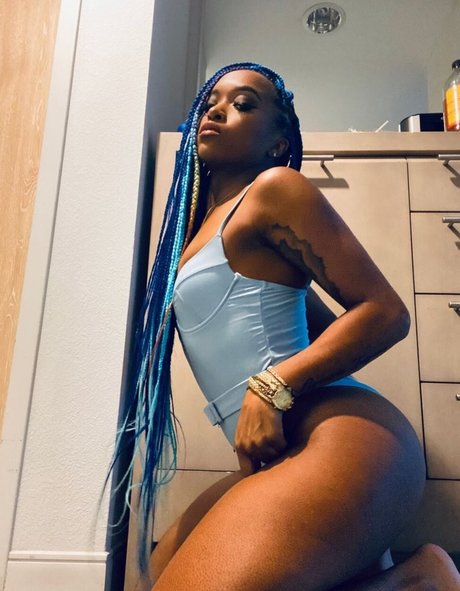 Kiera Hogan hermosa modelo imágenes