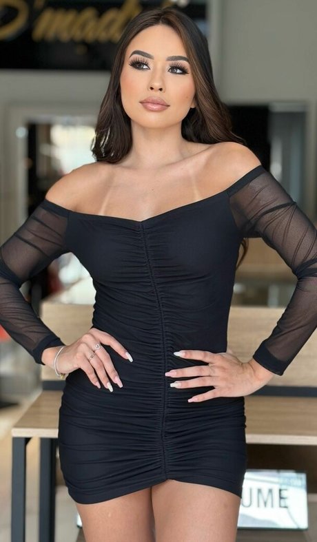 Larissa Nunes étoile sexy img