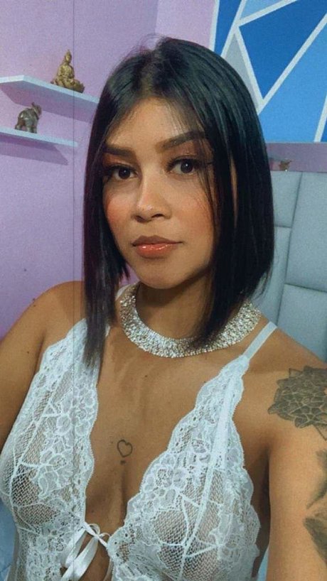 Leidy Palacio model art picture