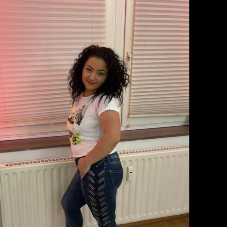 Little Maya19 free pornstar img