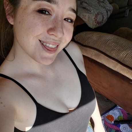 YourePrettyLittleSecret estrella de alta definición galería