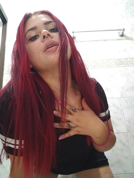 Lorena Gomez pornographic model pic