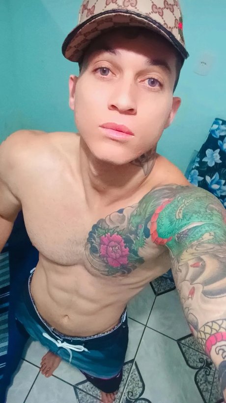 Niel Silva star sexy photo