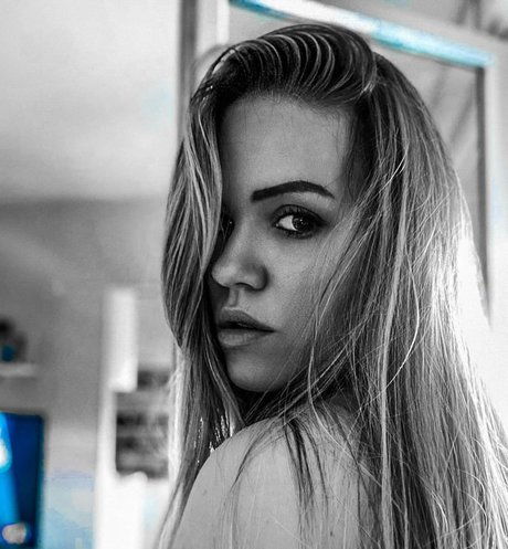 Harley Quinn free model picture