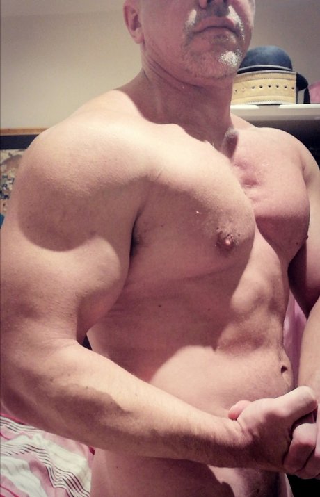 Muscles McDadBod best model pictures