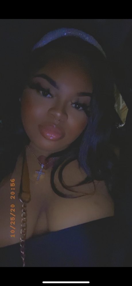 Ms Pretty Lips_ best model gallery