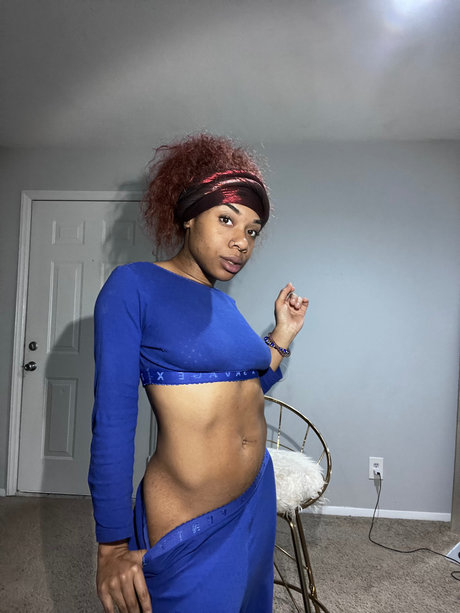 Miss Slayz Amiri B_ adult model pictures