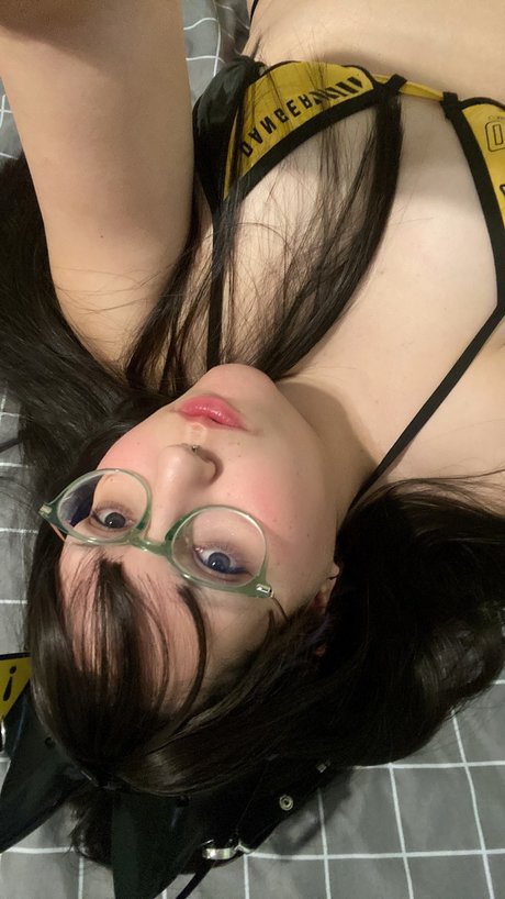 _Mio_ pornstar beautiful img