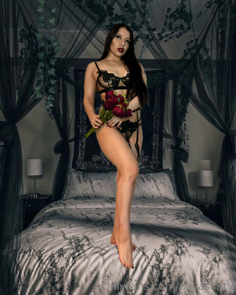 Naya_ free model gallery