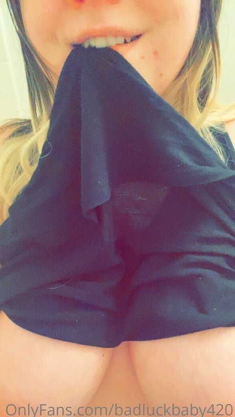 badluckbaby420 star du porno gratuite archive