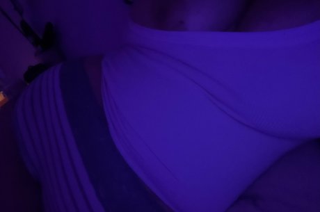 OnlyFans avec des tétons foncés sexe parfait image