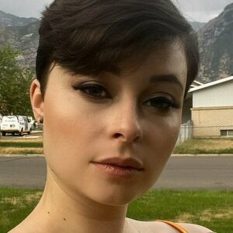 Harlihero estrella porno en alta definición foto