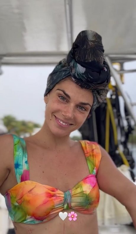 Ariadna Hafez modelo libre galerías