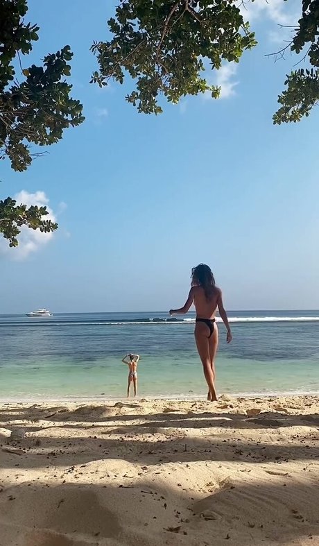 Gina Llebaria haut modèle img