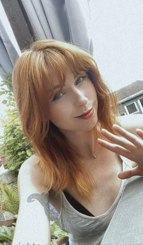 missnouveaux actrice chaude galerie