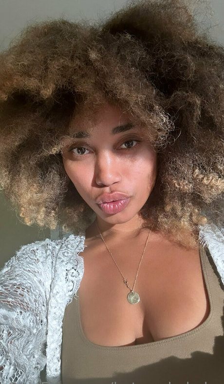 Hotmochababy actriz de desnudos foto