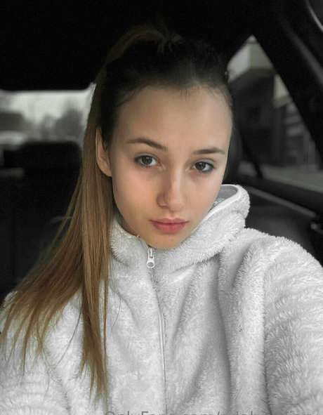 adalyn diary model hd photos