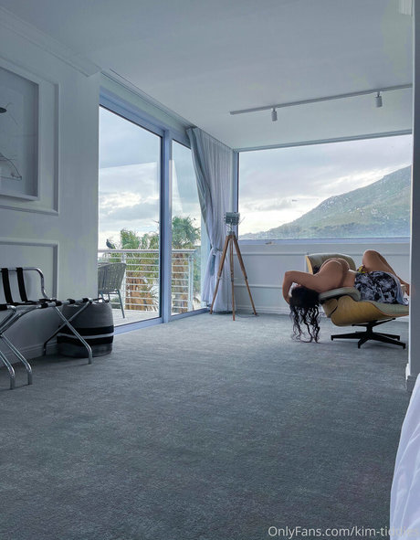 Kim Tiddies actriz galería