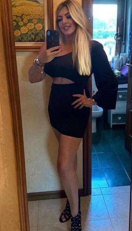 Flaviana Basta actriz caliente fotos