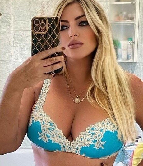 Flaviana Basta modelo xxx foto