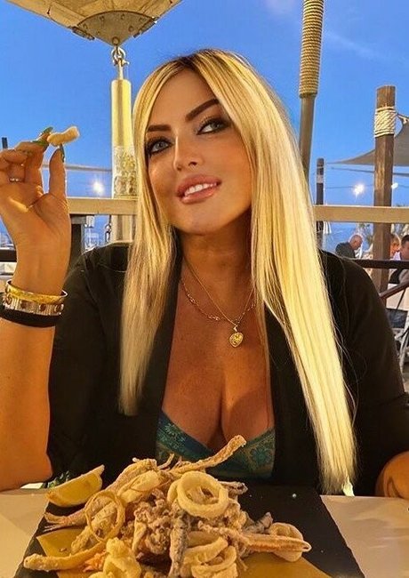 Flaviana Basta actrice porno galerie