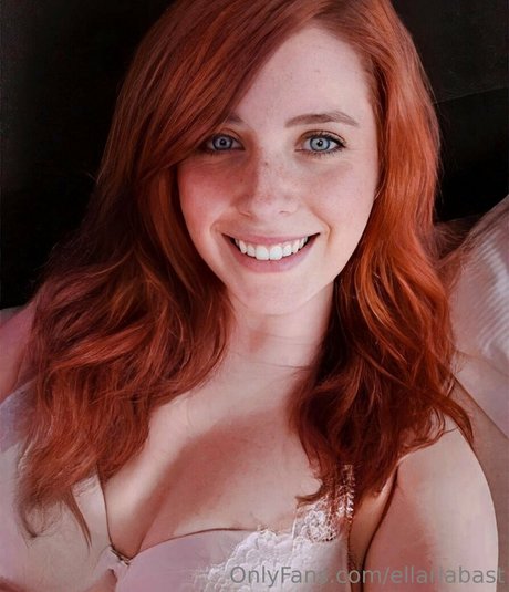 ellariabast erotic actress photos