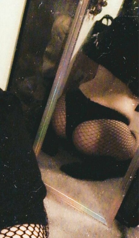 ébano desnudo onlyfans arriba caliente fotos