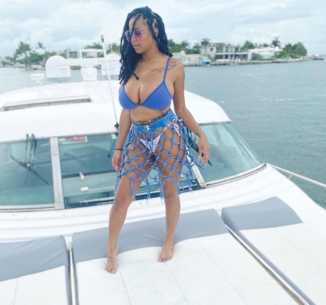 Katarra Mcduffie estrella exclusiva galería