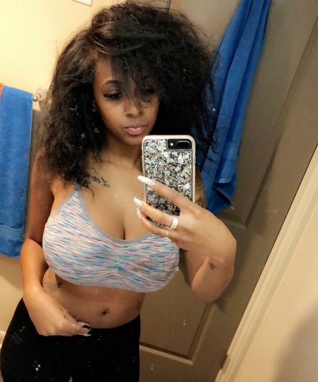 Katarra Mcduffie modelo fotos