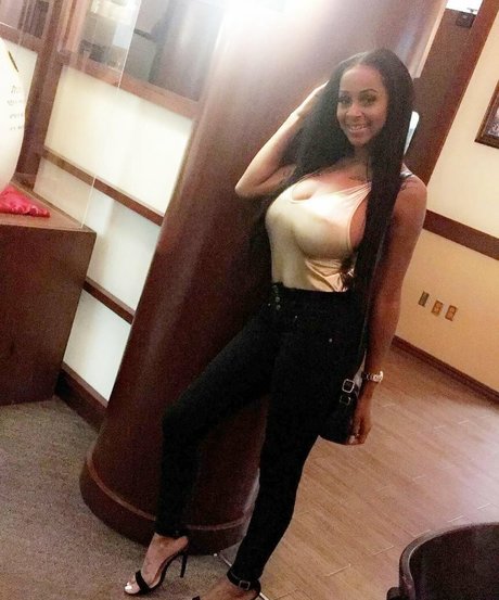 Katarra Mcduffie modelo sexual foto