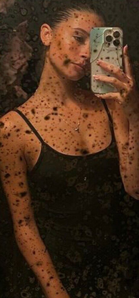 Bitty 01 star pornographique img