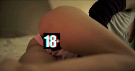 loucharmellefree actrice chaude galerie