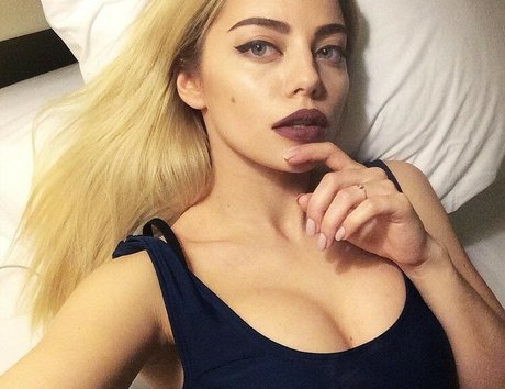 Kate Kishuk hermosa estrella porno imágenes