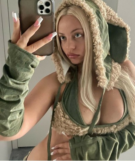 Kate Kishuk modèle xxx collection