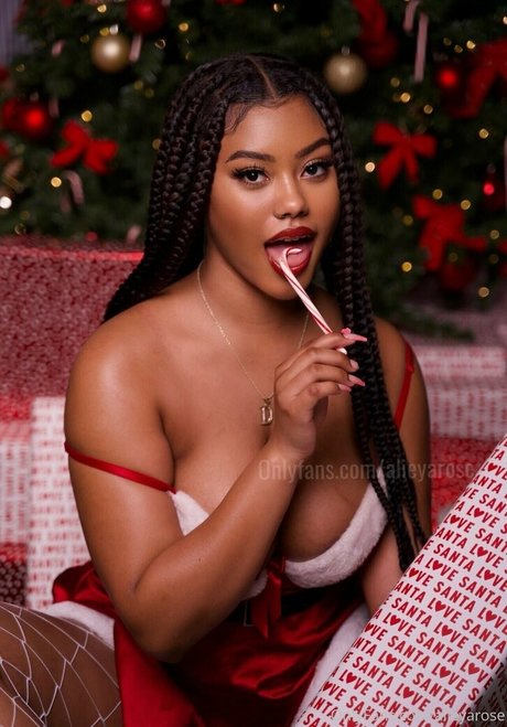 Dejarennae modèle porno photos